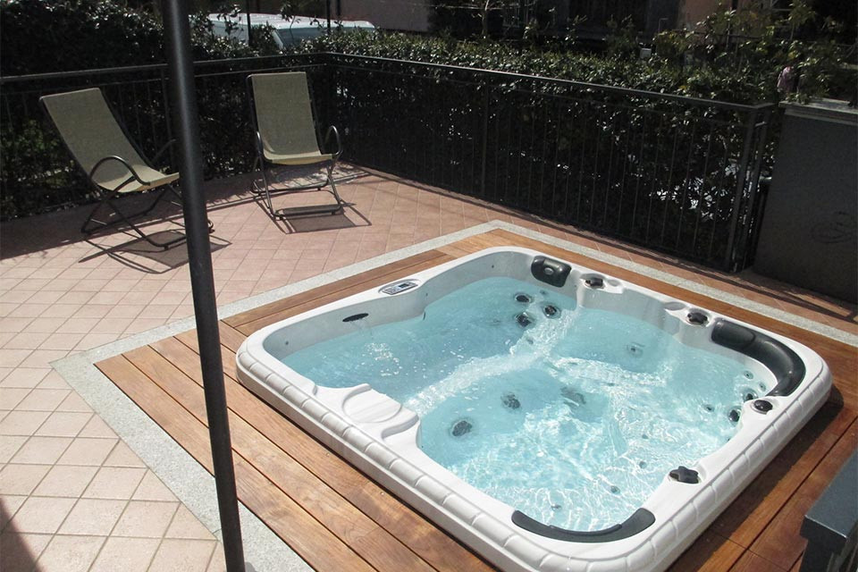 Portable complete Jacuzzi REFRESH